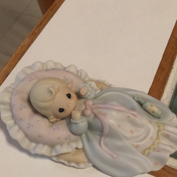 Vintage 1999 precious moments pastel-colored baby keepsake - Picture 5 of 6
